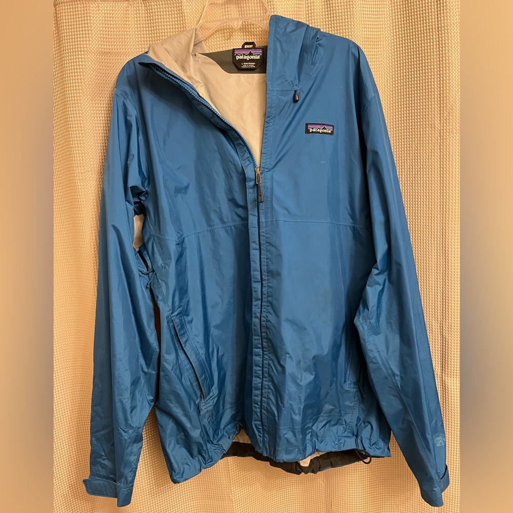 Men’s Blue Patagonia Raincoat